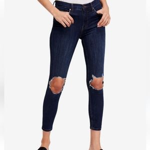 Free People Busted Knee Distressed Skinny Jeans Dark Wash 27